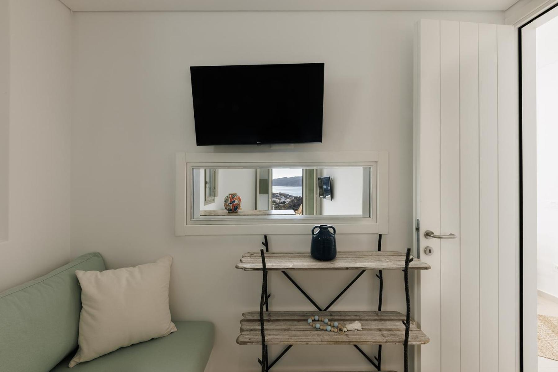 Anemolethe Aparthotel Kímolos Exteriör bild